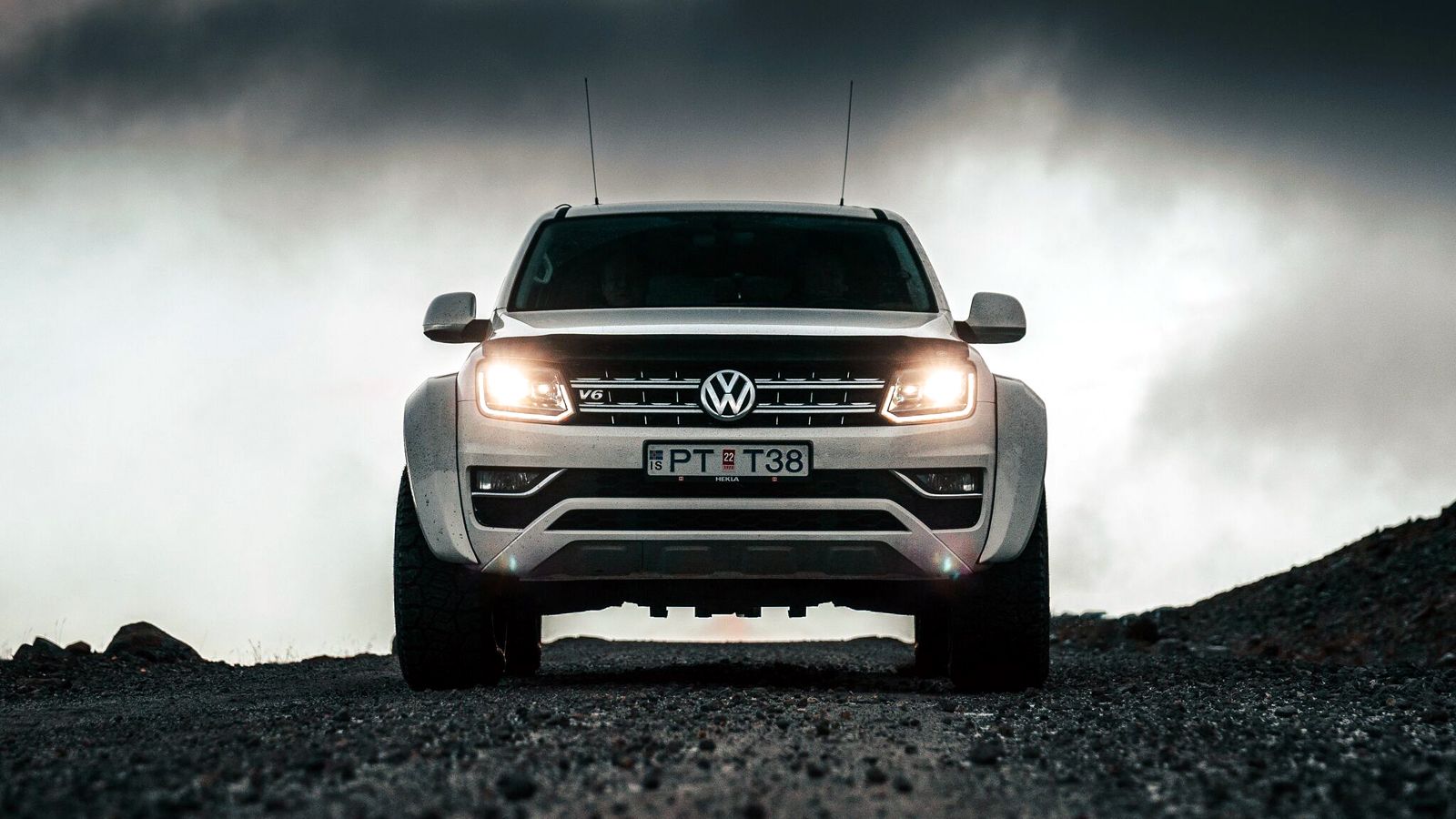 Η εταιρεία Arctic Trucks εξέλιξε μια ειδική έκδοση του VW Amarok με την ονομασία «AT35» που θα χρησιμοποιηθεί σε εξορμήσεις στην ύπαιθρο της Ισλανδίας
