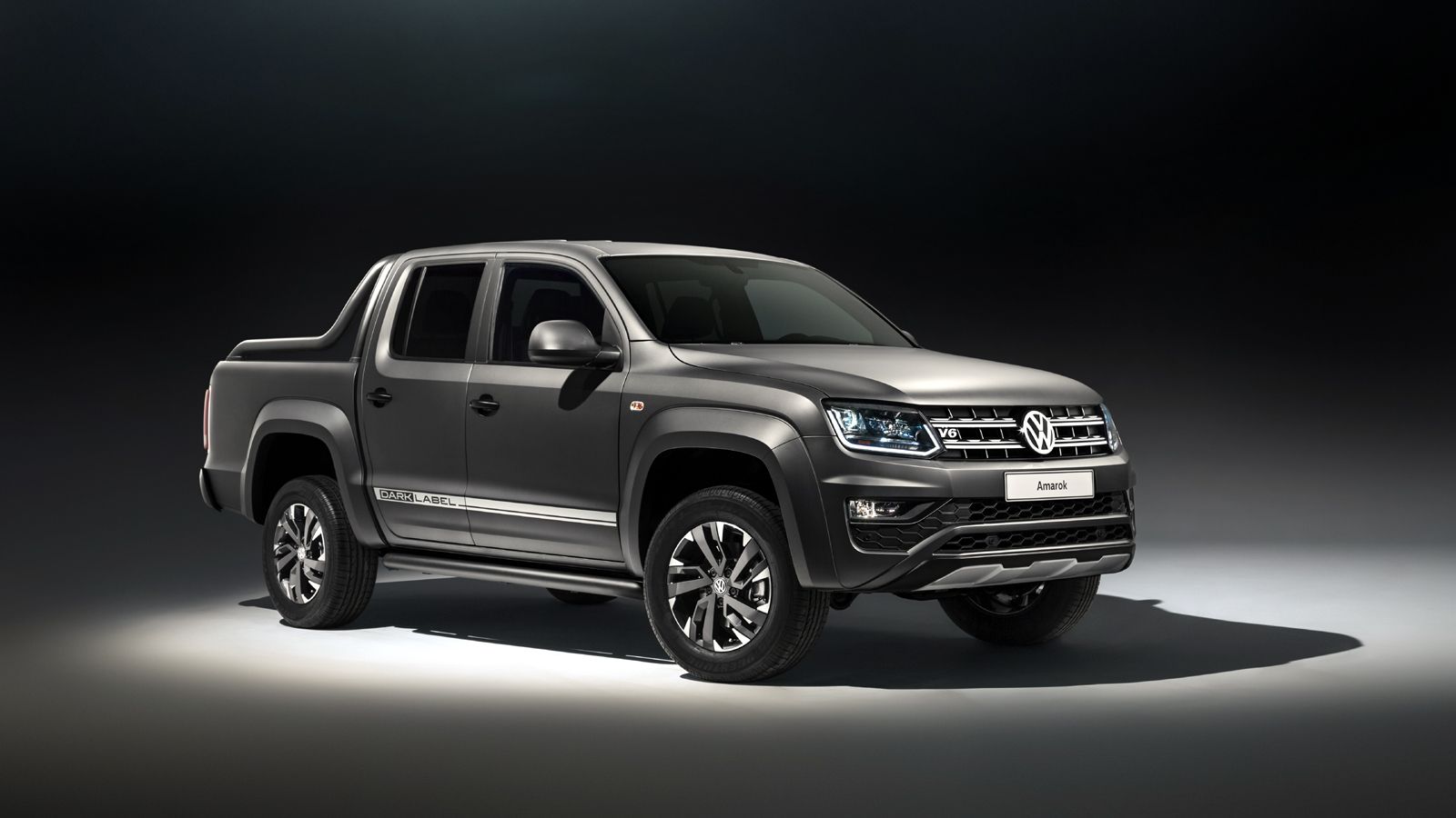 Από την άνοιξη του 2018 θα αρχίσουν οι παραδόσεις των νέων εκδόσεων «Dark Label» του Volkswagen Amarok.