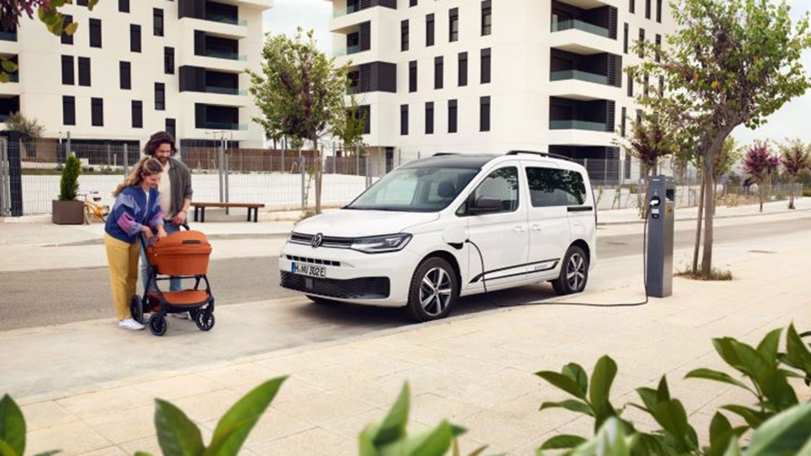 Ετοιμοπαράδοτο το νέο VW Caddy Life eHybrid