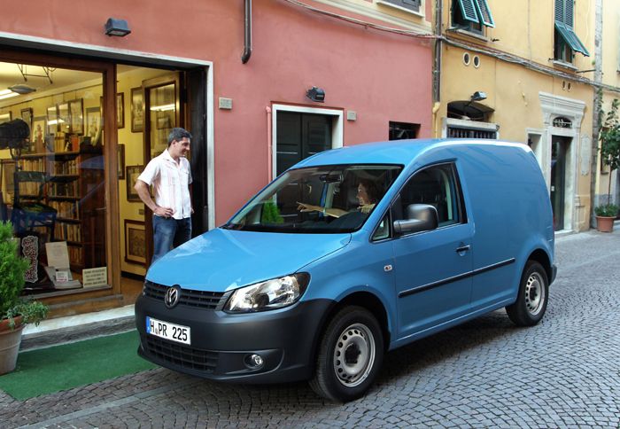 Σύμφωνα με τα όσα ανακοίνωση η VW, το Caddy Van θα είναι πλέον διαθέσιμο και με το σύστημα αυτόματης υποβοήθησης της στάθμευσης «Park Assist system».