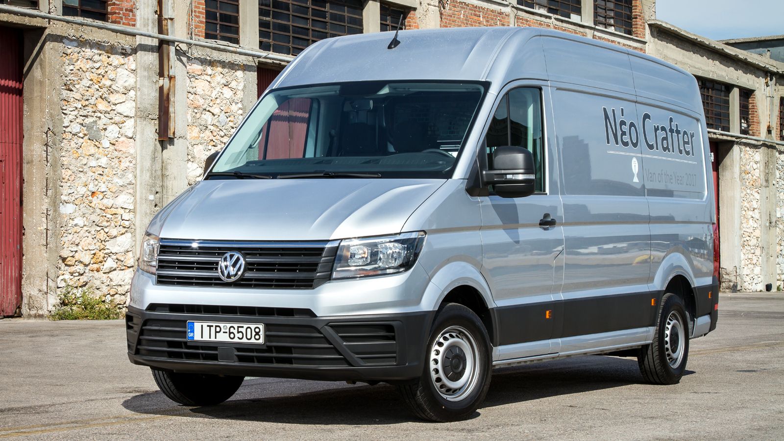 Το νέο VW Crafter είναι πλέον διαθέσιμο και στην ελληνική αγορά με κόστος από 27.650 ευρώ για τις εκδόσεις Van.