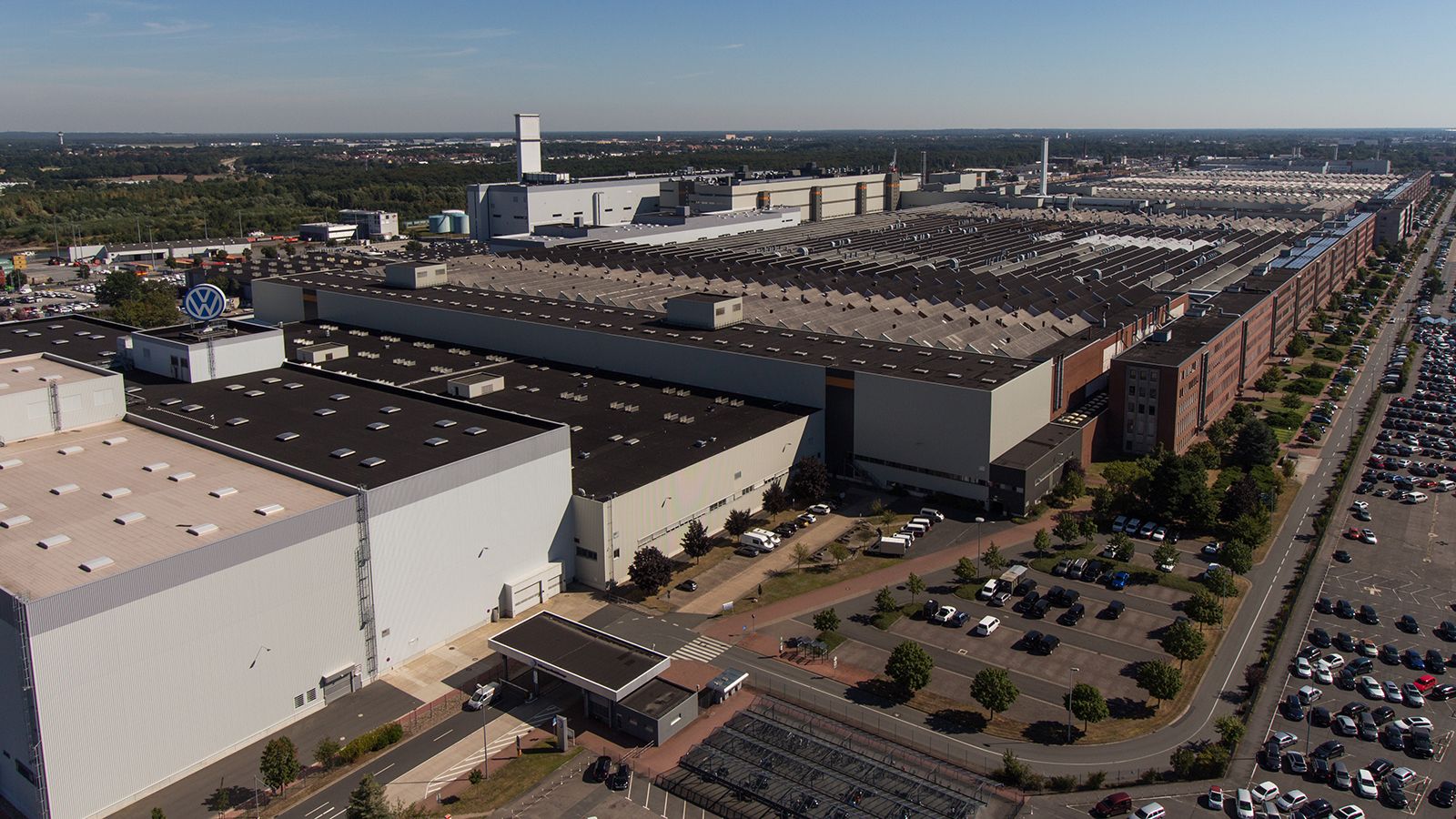 Στο εργοστάσιο της Volkswagen Commercial Vehicles του Αννόβερο, η παραγωγή 3 premium ηλεκτρικών SUV του Ομίλου.