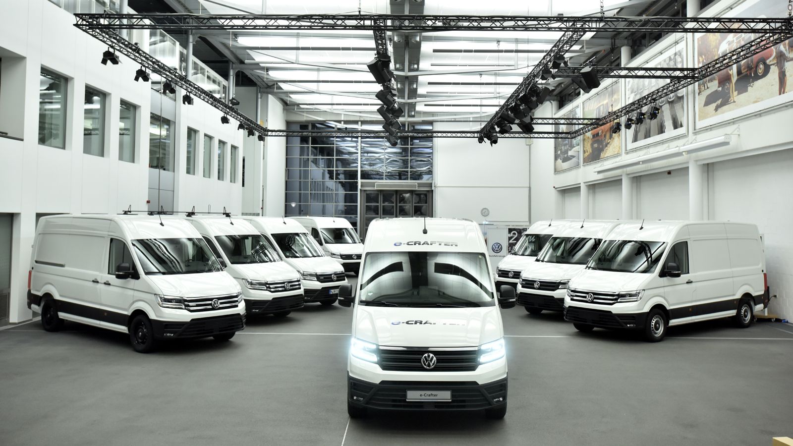 Η Volkswagen παρέδωσε τα πρώτα ηλεκτρικά Crafter σε πελάτες της για την διεξαγωγή του τελικού σταδίου των δοκιμών εξέλιξης του.