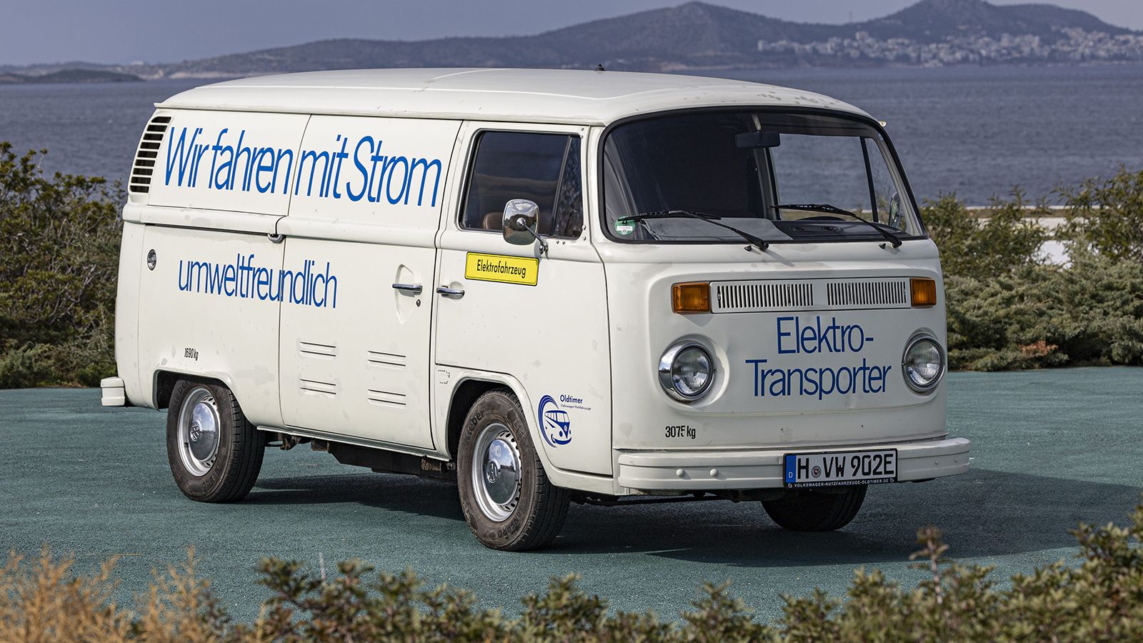 Γνώριζες προς το πρωτότυπο «T2 Elektro» (1970) είχε ηλεκτροκινητήρα 16-23kW (22 – 3hp) και αυτονομία έως 85km. Ωστόσο οι μπαταρίες του είχαν βάρ