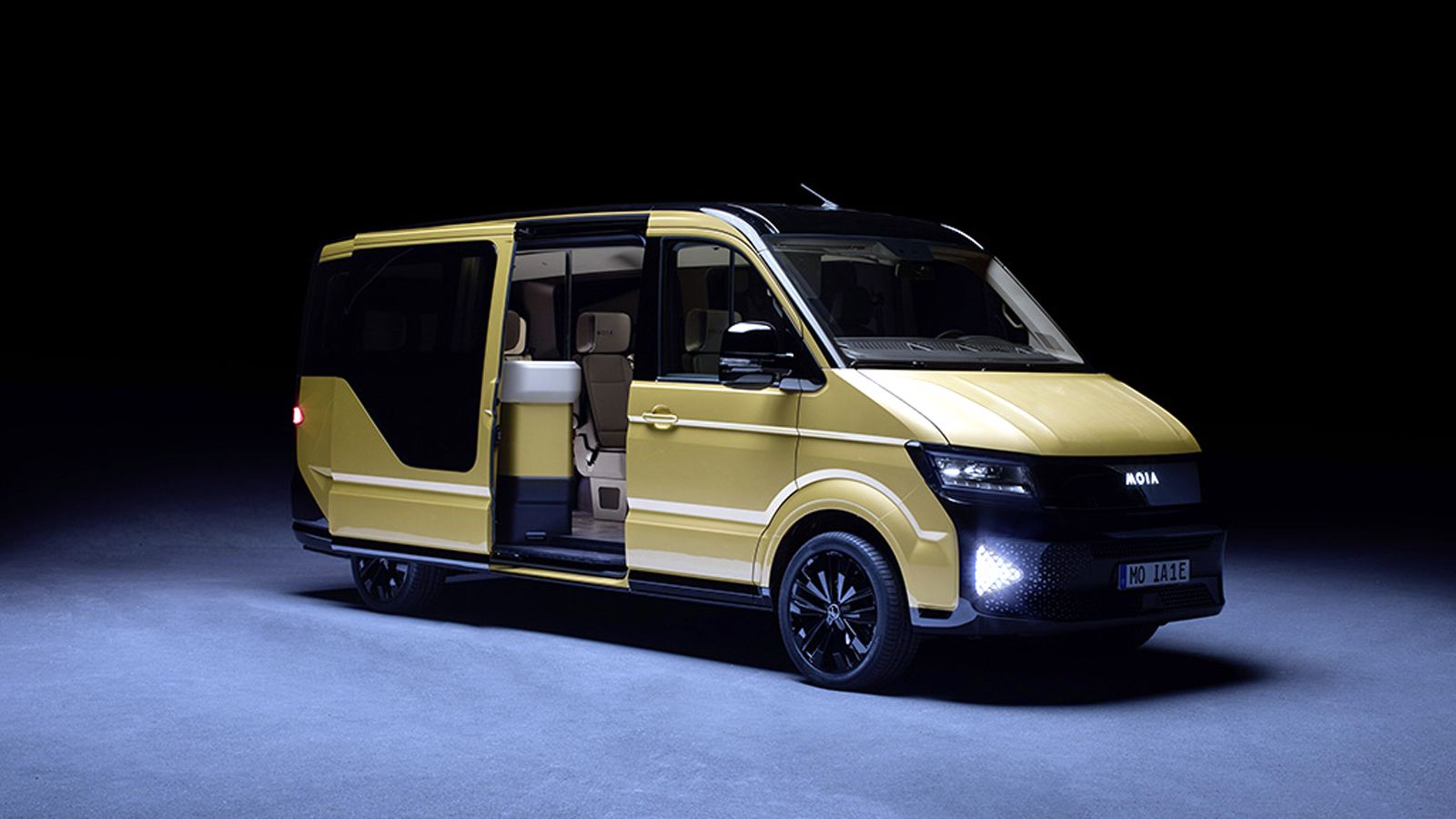 Η start-up θυγατρική της Volkswagen με την ονομασία ΜΟΙΑ παρουσίασε ένα πρωτότυπο ηλεκτροκίνητο όχημα για τη χρήση σε «car-pooling» εφαρμογές.