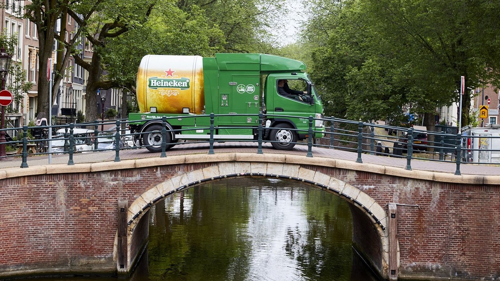 Περισσότερα από 250 FUSO eCanter επιχειρούν σε 16 χώρες του πλανήτη.