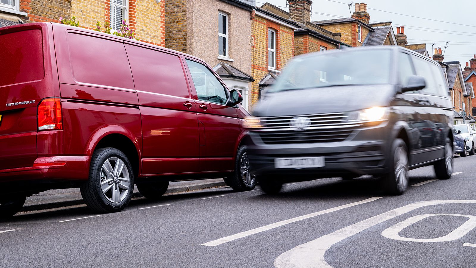 Το 62% των συμμετεχόντων οδηγών Van σε έρευνα που διεξήγαγε η Volkswagen Commercial Vehicles, δήλωσε ότι έχουν σπάσει τους καθρέπτες των οχημάτων τους