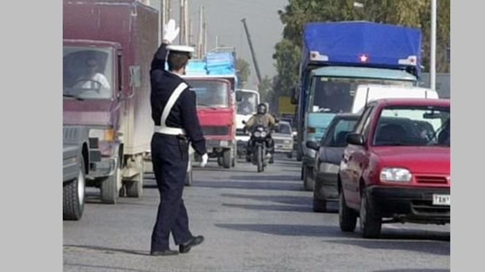 Εως τα ξημερώματα της Τετάρτης 10/4, οι οδηγοί που θα κινηθούν στην Αθηνών-Κορίνθου, θα πρέπει να είναι ιδιαίτερα προσεκτικοί καθώς πραγματοποιούνται 