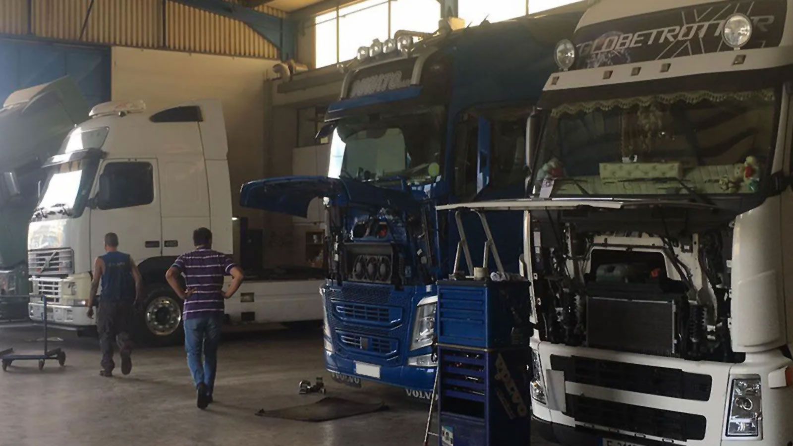 ΑΦΟΙ ΣΤΑΥΡΑΚΗ (– Ο ΤΖΙΜΗΣ): Εξουσιοδοτημένο συνεργείο φορτηγών Volvo