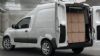 Το Peugeot Partner Rapid διαθέτει έναν χώρο φόρτωσης όγκου 3,3 κ.μ., όπου μπορεί να τοποθετηθεί φορτίο βάρους έως και 650 κιλών.