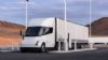 Αν «μπριζωθεί» στους φορτιστές Tesla Semi Chargers, το ηλεκτρικό φορτηγό ανακτά σε 30 λεπτά το 70% της αυτονομίας του.