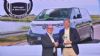 Το επίζηλο βραβείο παρέλαβε ο Διευθύνων Σύμβουλος της Volkswagen Επαγγελματικά Οχήματα, Carsten Intra, από τον πρόεδρο του IVOTY, Jarlath Sweeney.