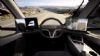 Ψηφιακό περιβάλλον και κεντρικά τοποθετημένη θέση οδήγησης στο εσωτερικό του Tesla Semi.
