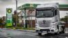Με τη συνεργασία της bp, της Mercedes-Benz Trucks UK και της μεταφορικής εταιρείας Wren Kitchens, κατέστη δυνατή η ψηφιακή πληρωμή του κόστους καυσίμων μέσα από το φορτηγό.