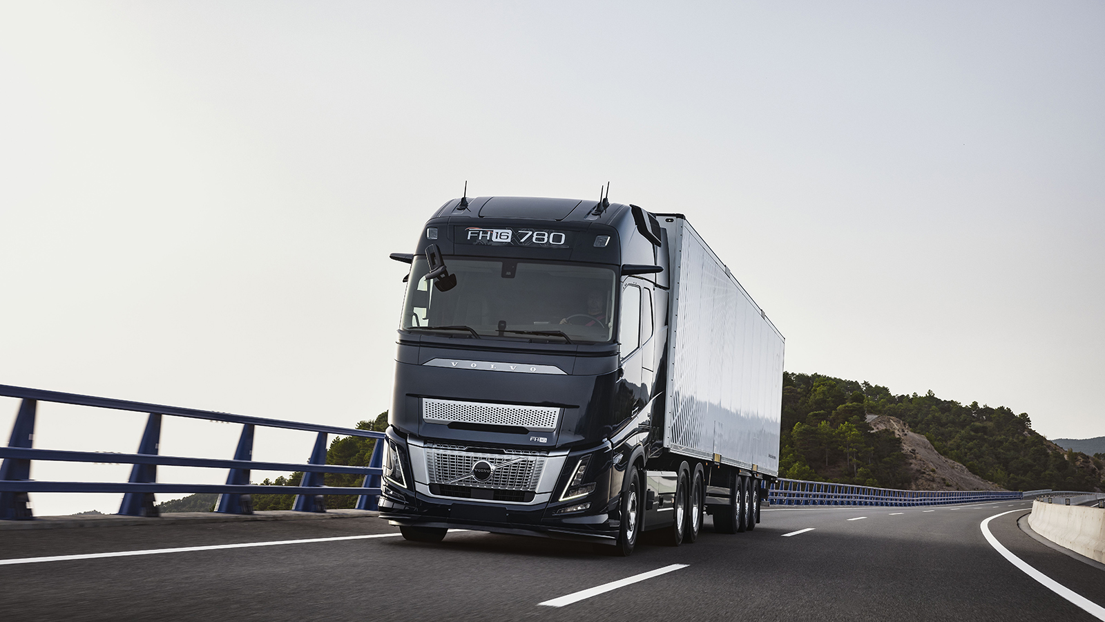 Volvo Trucks: Στην IAA 2024 με 8 φορτηγά πλάνο για υδρογονοκίνηση ...