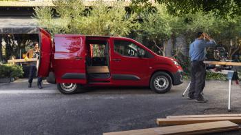 Ποιες είναι οι προτάσεις της κατηγορίας των Μικρών ηλεκτρικών Vans στην Ελλάδα αυτήν τη στιγμή; Ανακαλύψτε όλα τα μοντέλα!