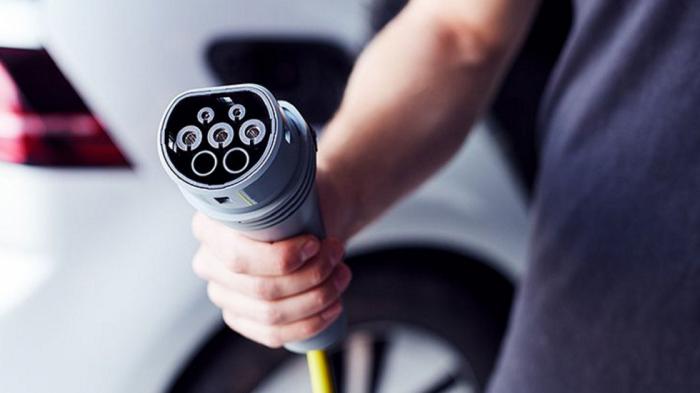 Πόσο γρήγορα φορτίζουν και πόσα χιλιόμετρα μπορούν να διανύσουν με μια φόρτιση τα Μικρά ηλεκτρικά Vans; 