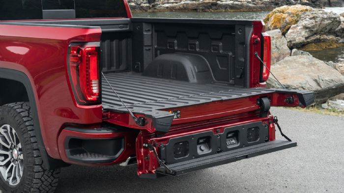 GM: Νέα πολυχρηστική πίσω πόρτα για τα pick-up μοντέλα της 