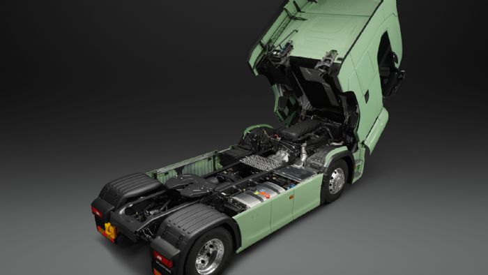Τα Scania S διατίθενται με 6κύλινδρους και 8κύλινδρους κινητήρες απόδοσης 370-770 ίππων.