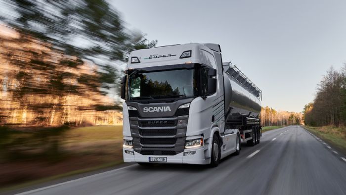 Βυτιοφόρο Scania Σειράς R για μεταφορές μεγάλων αποστάσεων, χάρη στην καμπίνα Sleeper.