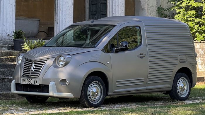 Το ρετρό van θα είναι διαθέσιμο με κινητήρες βενζίνης και πετρελαίου, αλλά και σε ηλεκτροκίνητη έκδοση. Το αμάξωμα της Caselani μπορεί να τοποθετηθεί σε οποιαδήποτε έκδοση πωλείται σήμερα το Citroen B
