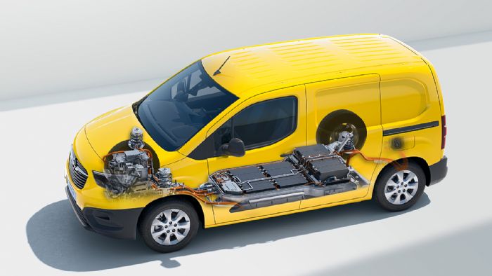 Απεικόνιση του ηλεκτροκινητήρα των 100 kW και των μπαταριών των 50 kWh, οι οποίες βρίσκονται κάτω από το πάτωμα του οχήματος.
