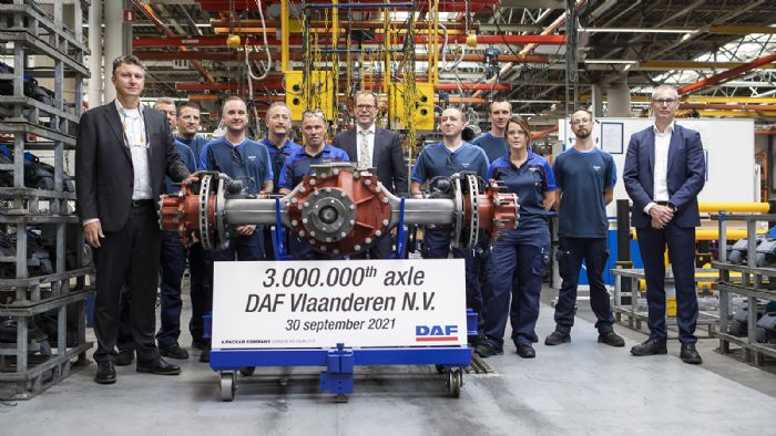 Οι εορτασμοί για το ορόσημο παραγωγής συνέπεσαν με τα 50α γενέθλια του εργοστασίου αξόνων της DAF στο Βέλγιο.