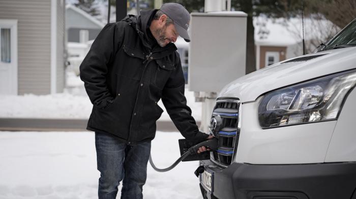 Νέα πατέντα της Ford Pro προσφέρει +10% αυτονομία στα e-Vans της! 