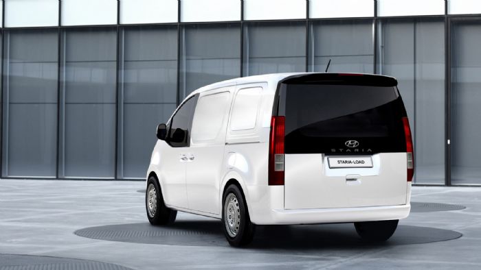 Με μονή (ανοιγόμενη προς τα επάνω) ή διπλή πίσω πόρτα μπορεί να παραγγελθεί στην Αυστραλία το νέο Hyundai Staria-Load.