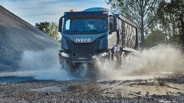 Δύο σκληρατράχηλες προτάσεις στα βαρέα φορτηγά διαθέτει η Iveco.