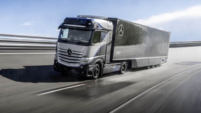 Στόχος της Daimler είναι το φορτηγό υδρογόνου να επιτύχει μια αυτονομία της τάξης των 1.000 χλμ., αποτελώντας μια βιώσιμη λύση στις μεταφορές μεγάλων αποστάσεων.