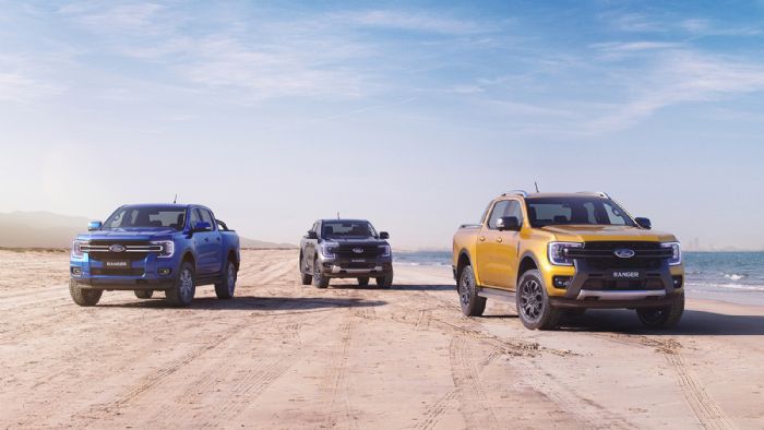 Από αριστέρα, οι τρεις εκδόσεις του νέου Ford Ranger: XLT, Sport και WildTrak.