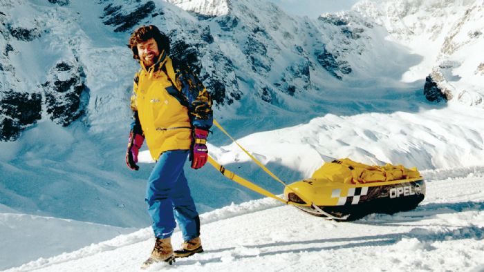 Τη δεκαετία του 1990, oι μηχανικοί της Opel ανέπτυξαν ένα ειδικό έλκηθρο για μία αποστολή του Reinhold Messner στον Β. Πόλο. 