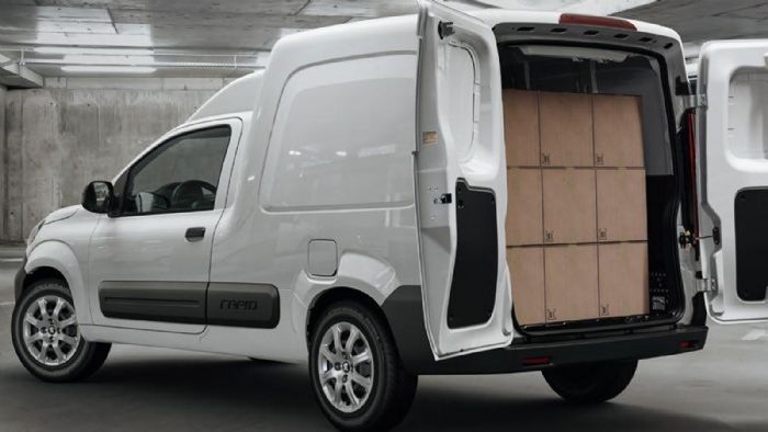 Το Peugeot Partner Rapid διαθέτει έναν χώρο φόρτωσης όγκου 3,3 κ.μ., όπου μπορεί να τοποθετηθεί φορτίο βάρους έως και 650 κιλών.
