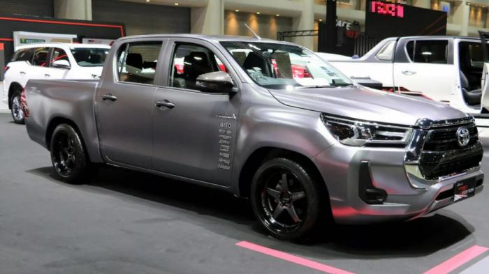 Τα «φτιαγμένα» Toyota Hilux που τράβηξαν τα βλέμματα 