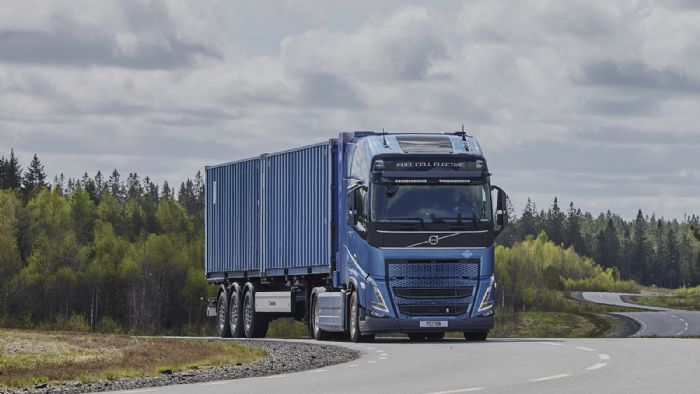 Προς τα τέλη της 10ετίας, η Volvo Trucks θα λανσάρει βαρέα φορτηγά που θα φέρουν κυψέλες καυσίμου, οι οποίες θα παράγονται σε συνεργασία με την Daimler Truck.