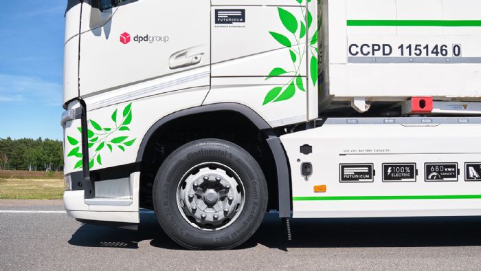 Το ηλεκτρικό φορτηγό κυκλοφορεί στην Ελβετία φορώντας Conti EcoRegional HS3 (εμπρός άξονας) και Conti EcoRegional HD3 (κινητήριος άξονας).