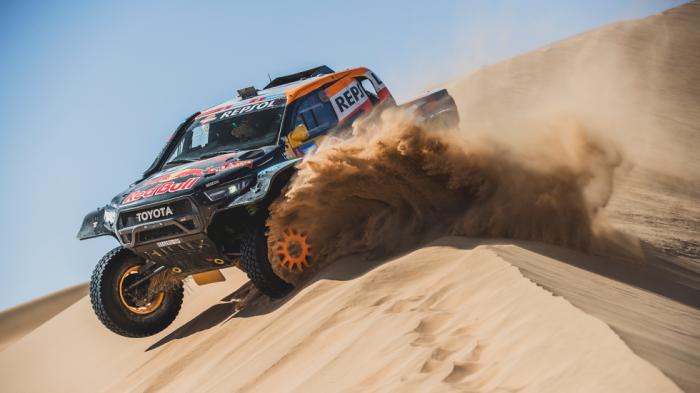 Rally Dakar 2025: Στις Top 2 θέσεις η Toyota, χάρη στο GR Hilux EVO! 