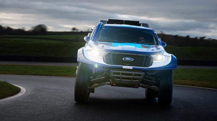 Με τα «μπούνια» θα μπει η Ford στο Dakar Rally 