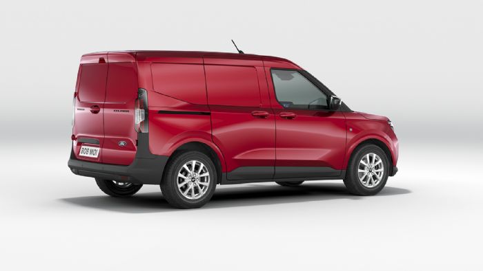 Το νέο Ford Transit Courier θα εξακολουθήσει να διατίθεται σε μια έκδοση αμαξώματος με σημαντικά αυξημένες όμως διαστάσεις έναντι του προκατόχου του. 