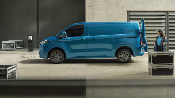 Στις εκδόσεις Van θα προσφέρει με μακρύ ή κοντό μεταξόνιο και όγκο χώρου φόρτωσης από 5,8 – 9,0κ.μ. 