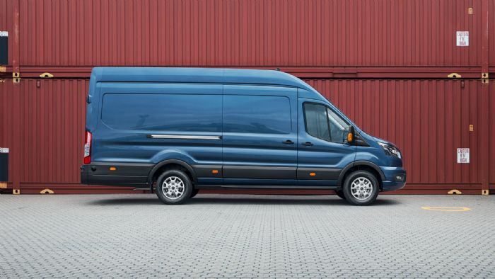 Αναλόγως της έκδοσης, το Ford Transit Van μπορεί να μεταφέρει φορτία με μήκος έως 4,3m, βάρος έως 2,5t. και όγκο έως 15,1κ.μ.!