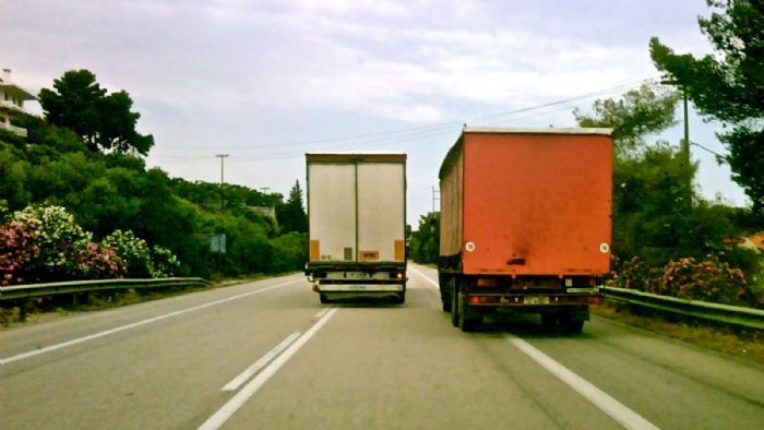 Πολλές ασφαλιστικές εταιρείες δεν προσφέρουν καθόλου ασφάλιση για φορτηγά δημοσίας χρήσης (Φ.Δ.Χ.).