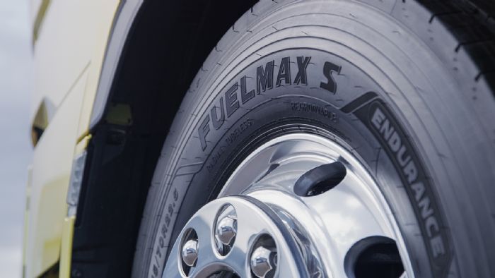 Τα ελαστικά FUELMAX S ENDURANCE που τοποθετούνται στο «τιμόνι» των φορτηγών φέρουν την ετικέτα B για την αποδοτικότητα καυσίμου.