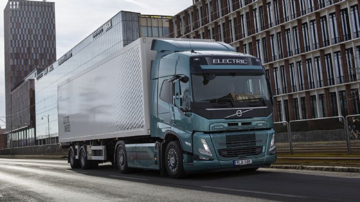 Στον βασικό εξοπλισμό όλων τα βαρέων φορτηγών -diesel και ηλεκτρικών- της Volvo Trucks ανήκει το κιβώτιο I-Shift.