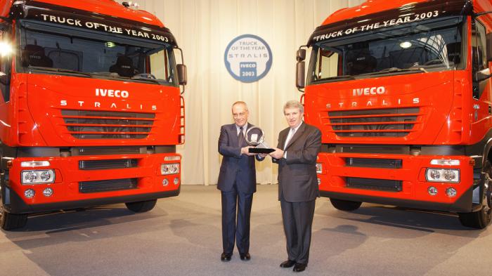 Το νέο Iveco Stralis κερδίζει το «International Truck of the Year 2003». 