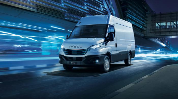 Το νέο Iveco eDaily, η νέα αμιγώς ηλεκτρική έκδοση του Daily, ξεκινά την εμπορική της πορεία το 2022 για να ακολουθήσει το 2023 το Iveco S-eWay για τον κλάδο των φορτηγών. 