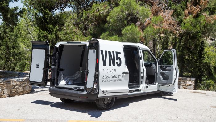 Αναλόγως της έκδοσης, το μέγιστο ωφέλιμο φορτίο του VN5 κυμαίνεται από τα 678 – 830 κιλά. 