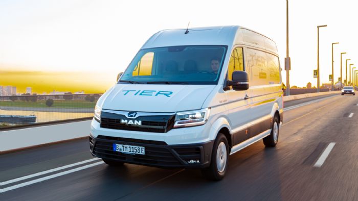 Η συμφωνία περιλαμβάνει την παράδοση των ηλεκτρικών van σε 13 ευρωπαϊκές χώρες. Τα πρώτα MAN eTGE της TIER Mobility έχουν πιάσει ήδη δουλειά στο Λονδίνο, στο Ντίσελντορφ και σε μια σειρά άλλες γερμανι