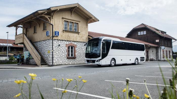 MAN Lion ΄s Coach: Με σύγχρονο TipMatic κιβώτιο 12 σχ. ή αυτόματο 6 σχ. 